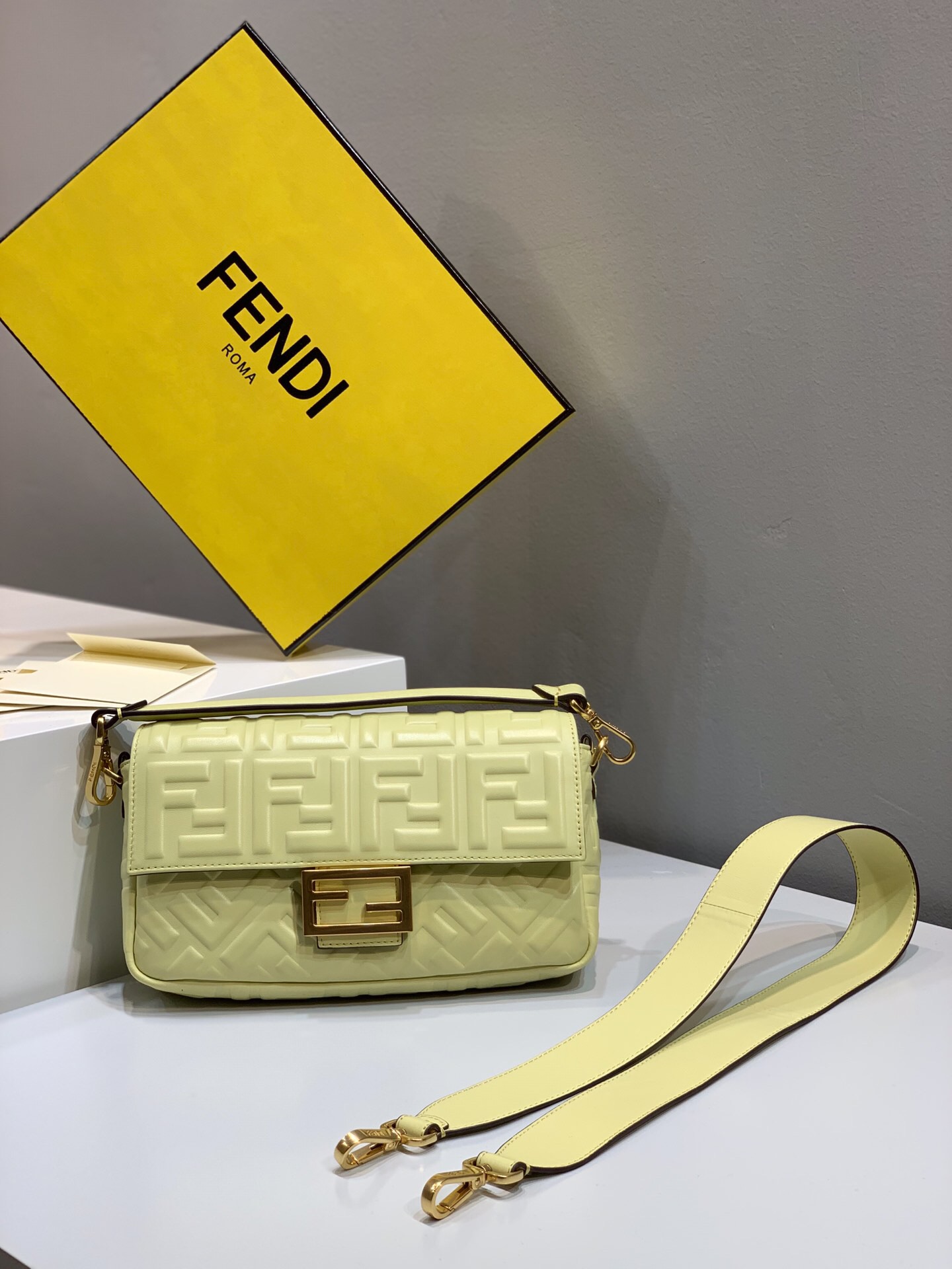 F**di Medium Baguette Yellow 26cm