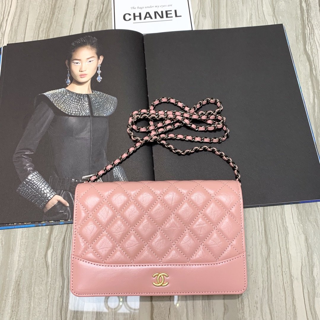 Ch**el Calfskin Gabrielle Woc bag 02