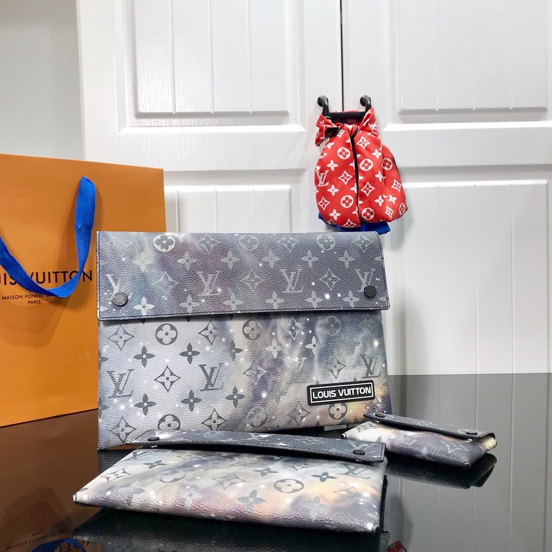 LV Pouch Alpha Triple N44417
