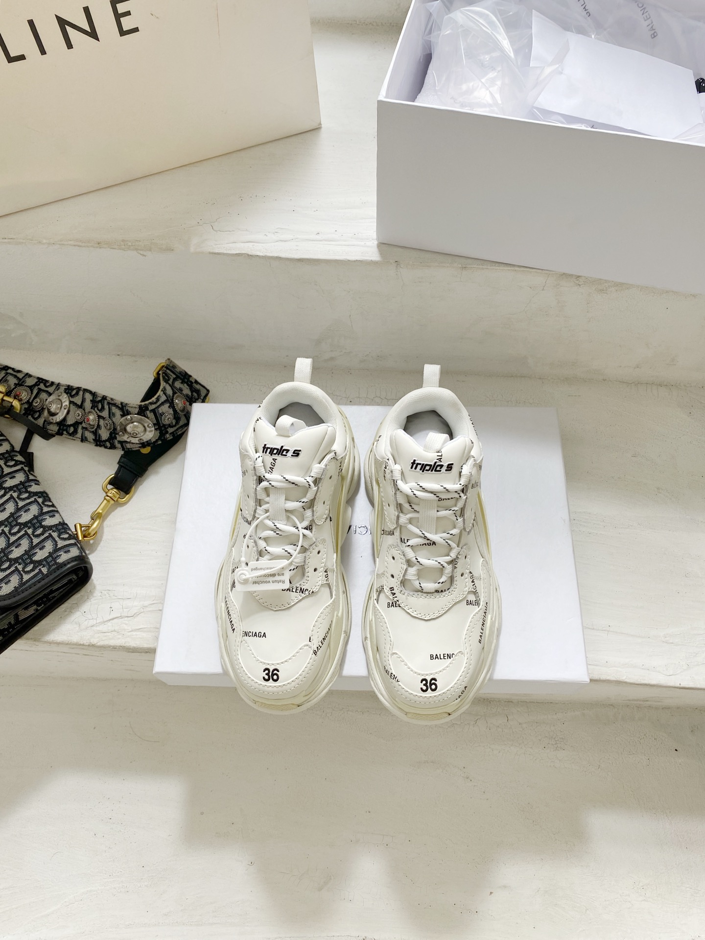 Ba1en*iaga Sneakers 002