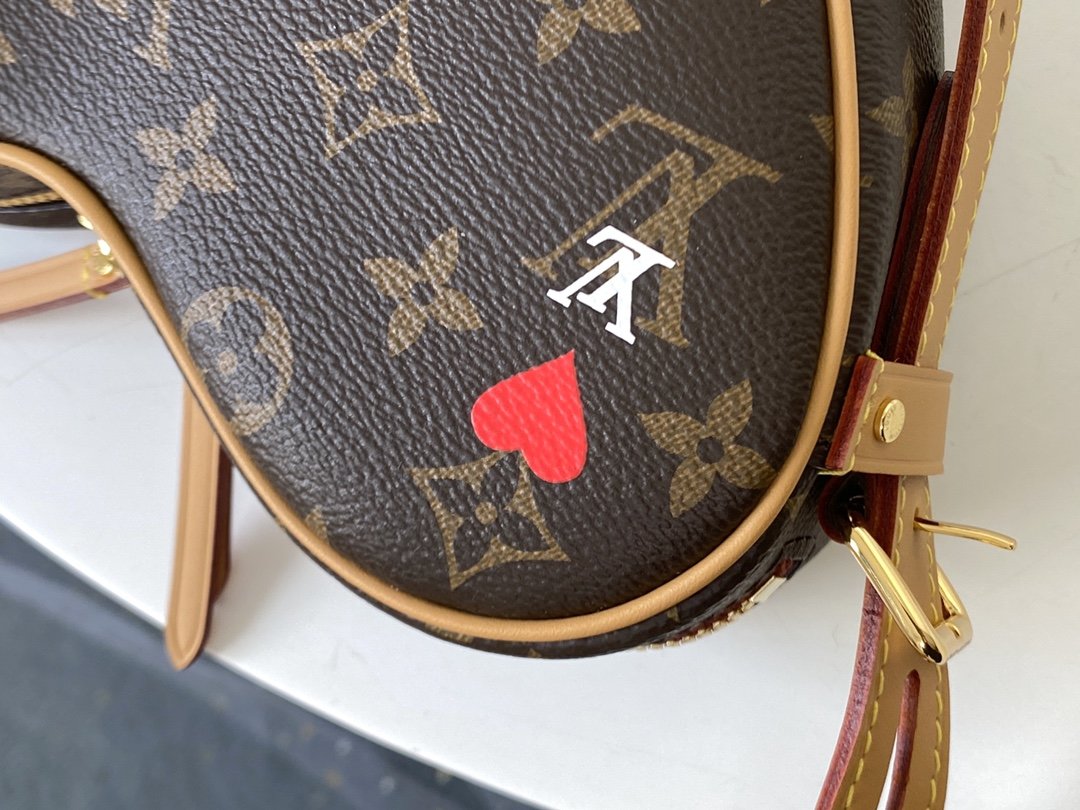 LV M45149 Nicolas Ghesquière Monogram