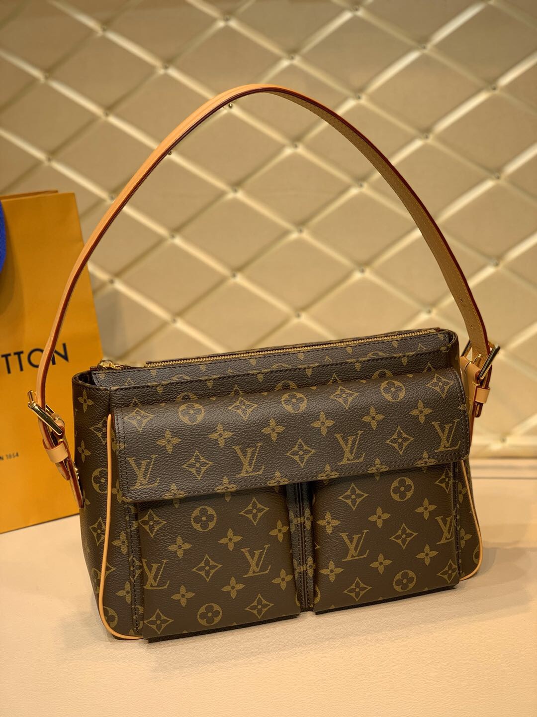 L0vis Vvtt0n Monogram Canvas Totes M45468