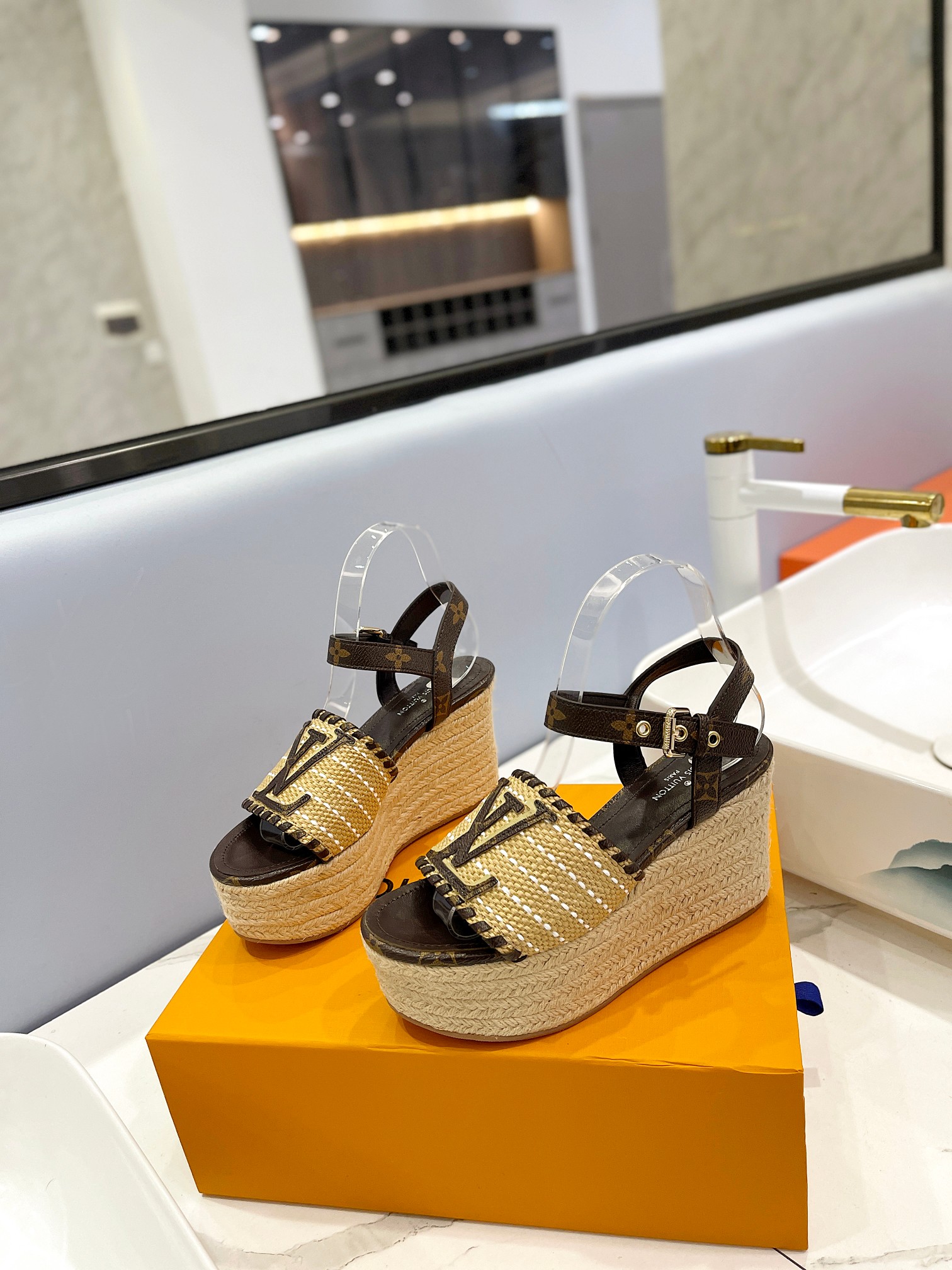 Bagsaaa L0vis Vvtt0n Wedge Sandal LV Logo BDark Brown Monogram