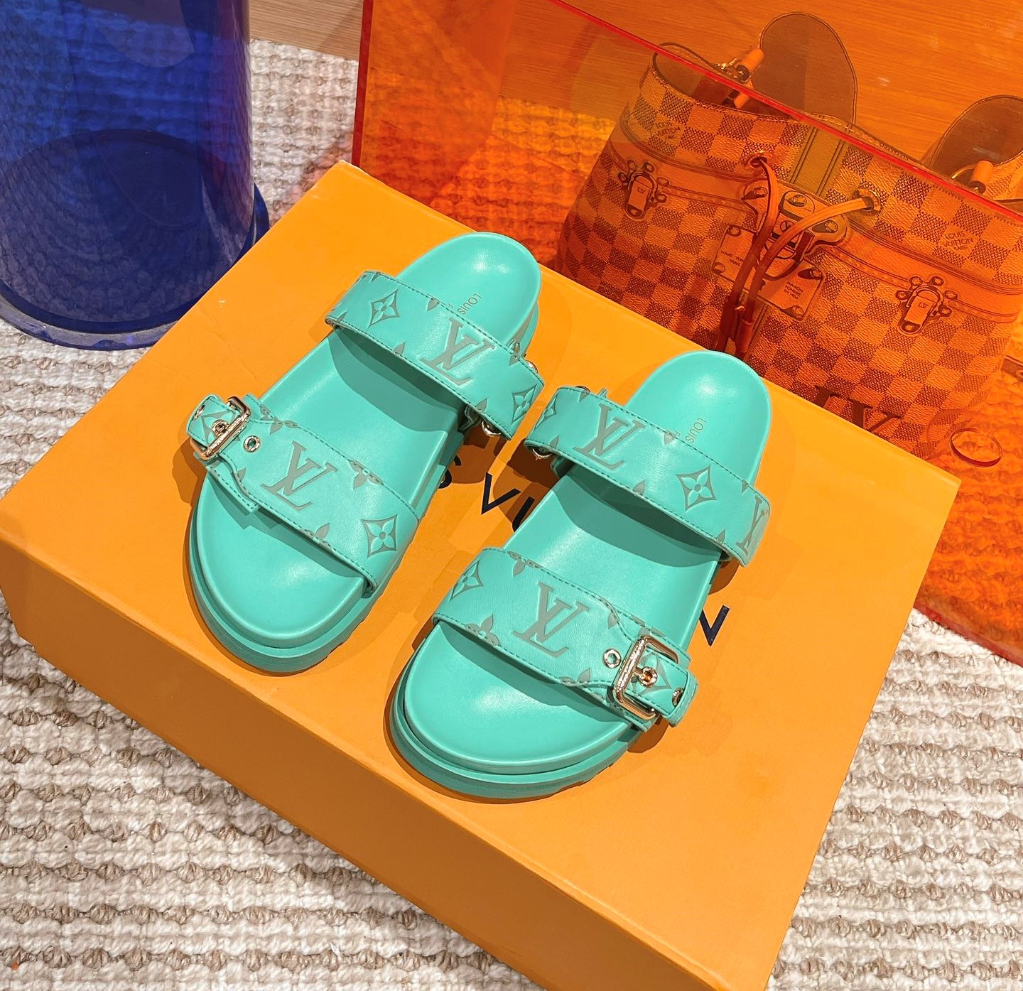 Bagsaaa L0vis Vvtt0n Bom Dia Flat Comfort Mule Vert d'Eau Green Monogram-embossed calf leather