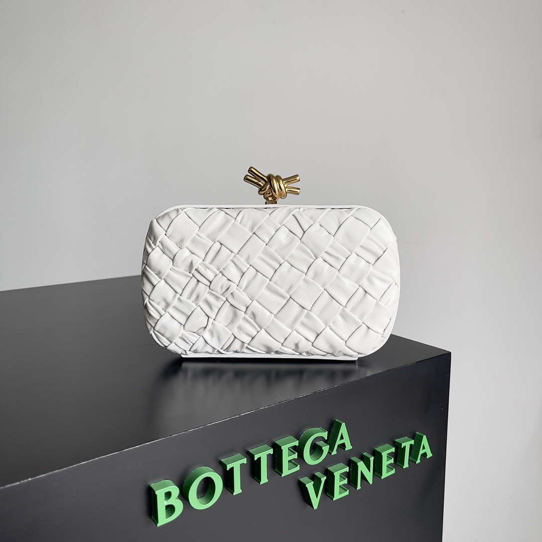 Bagsaa B0tt*ga Ven*ta Knot White - 20x12x5.5cm