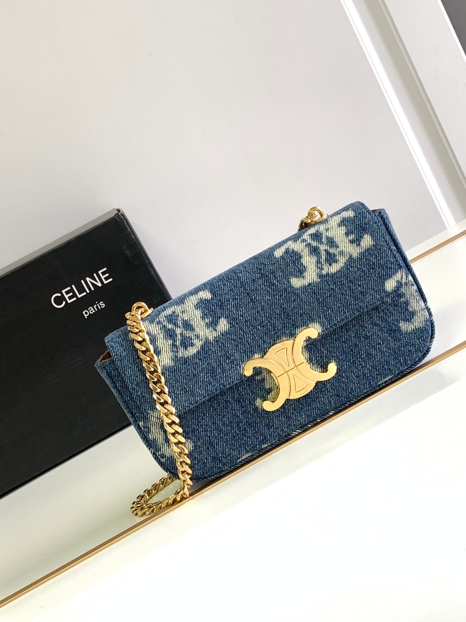 Bagsaaa Ce1i*e Chain Shoulder Bag Triomphe in denim - 20.5 X 10.5 X 4