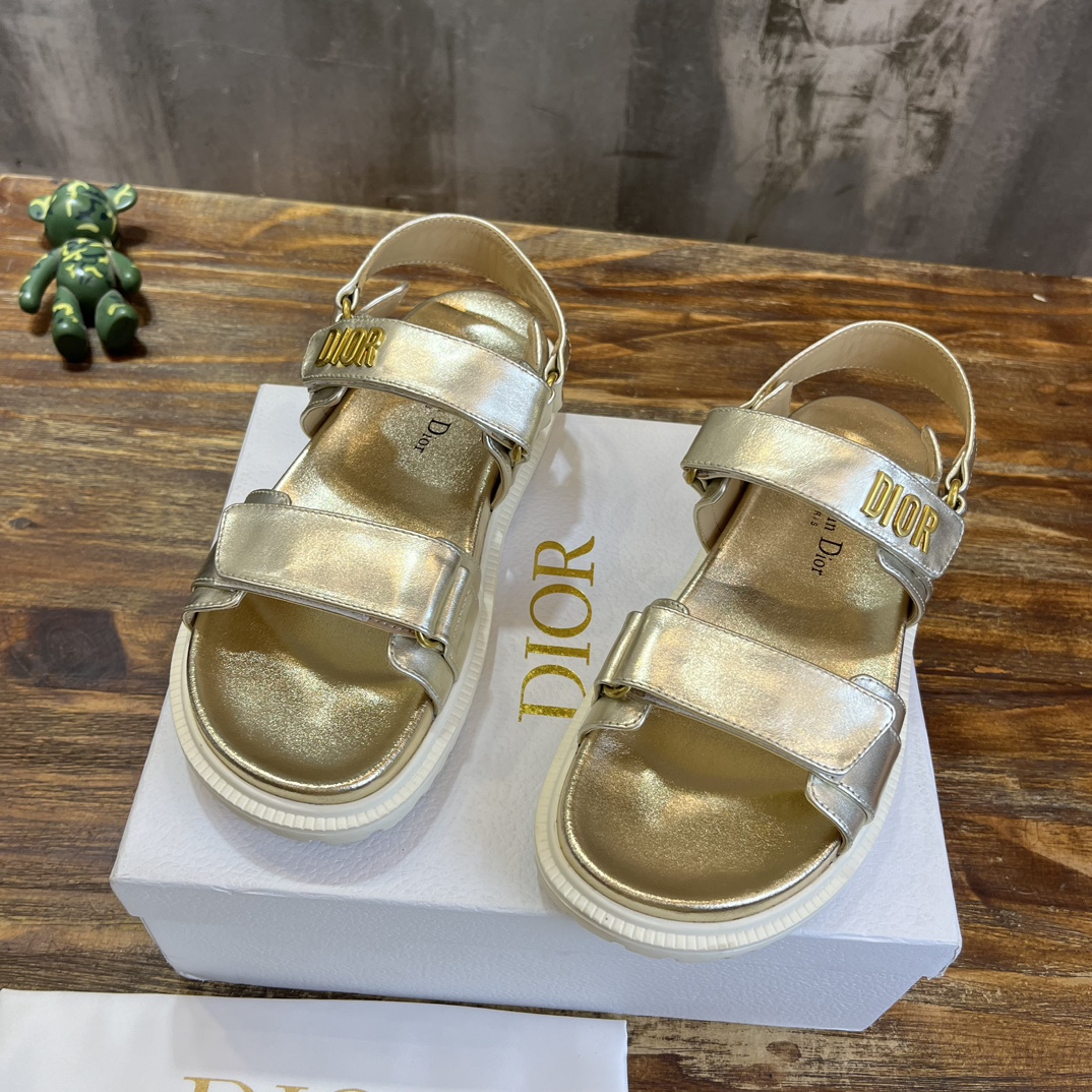 Bagsaaa D10r act sandal lambskin leather gold