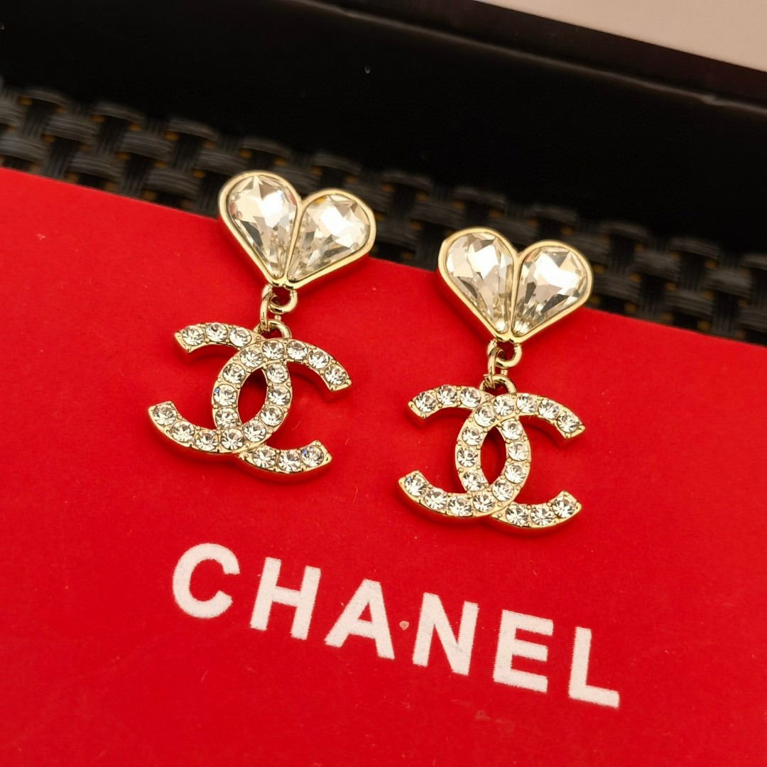 Bagsaaa Heart Drop Earrings 