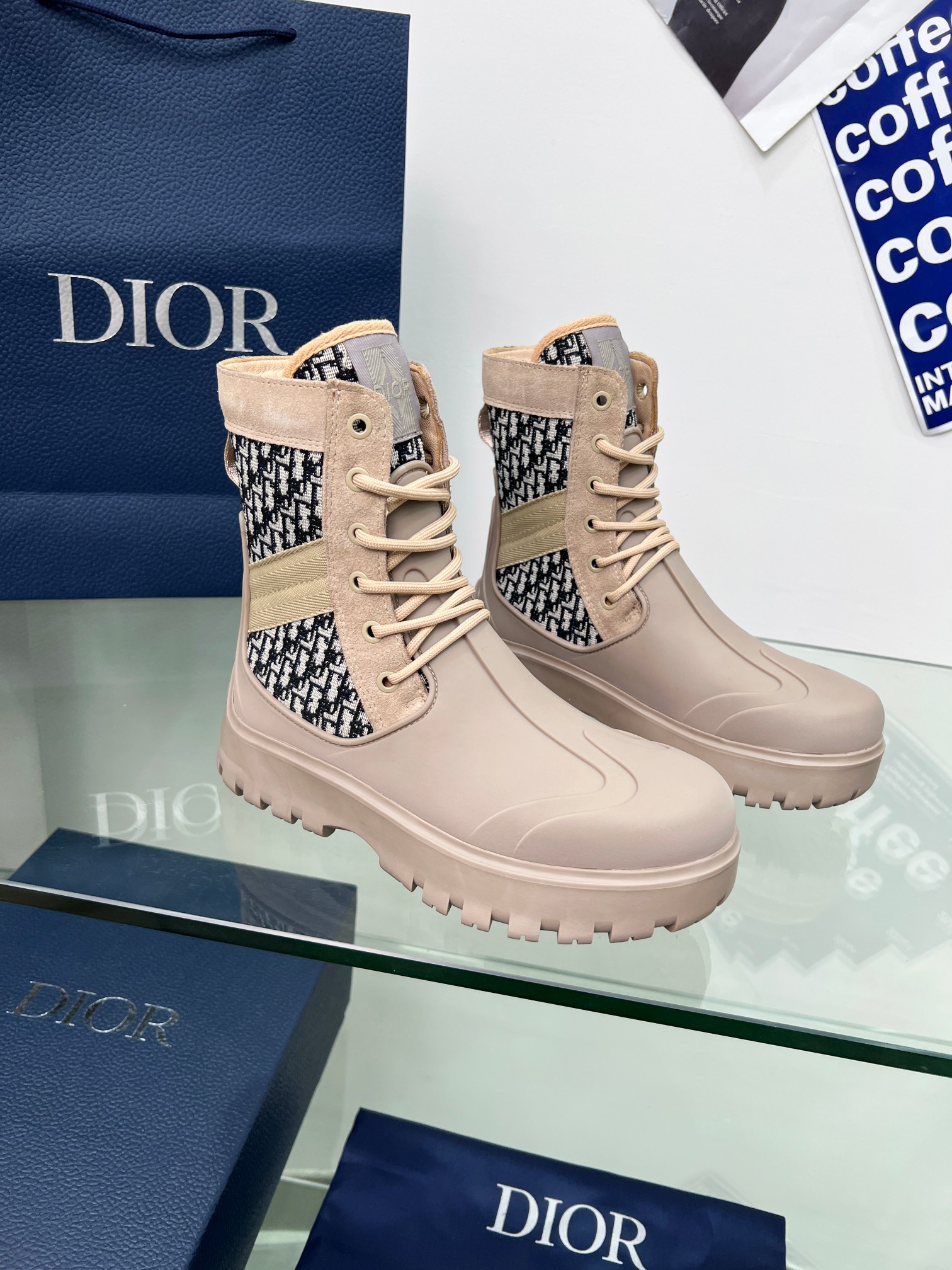 Bagsaaa D10r Garden Lace-Up Boot Beige