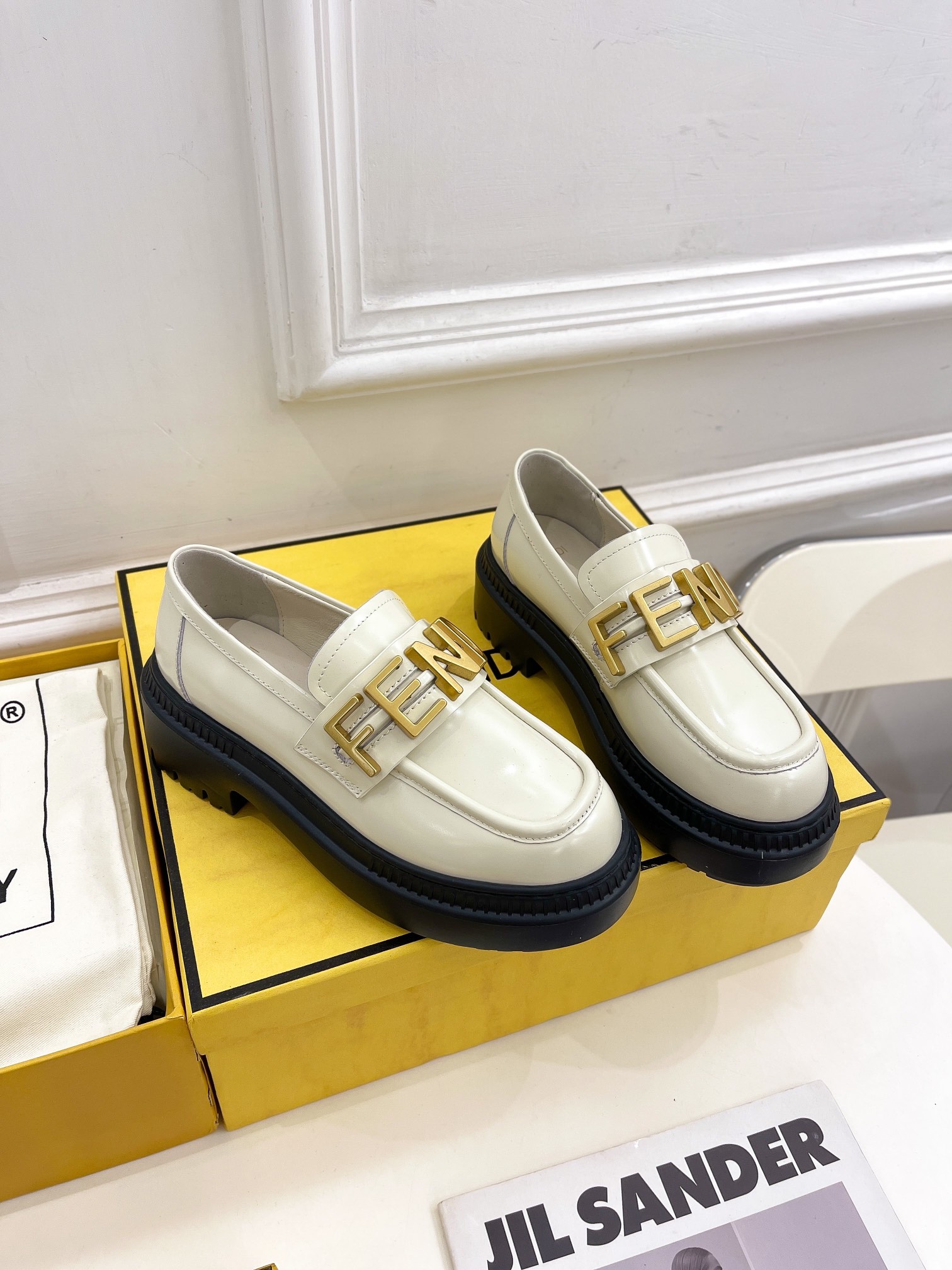 Bagsaaa F**di White Loafers