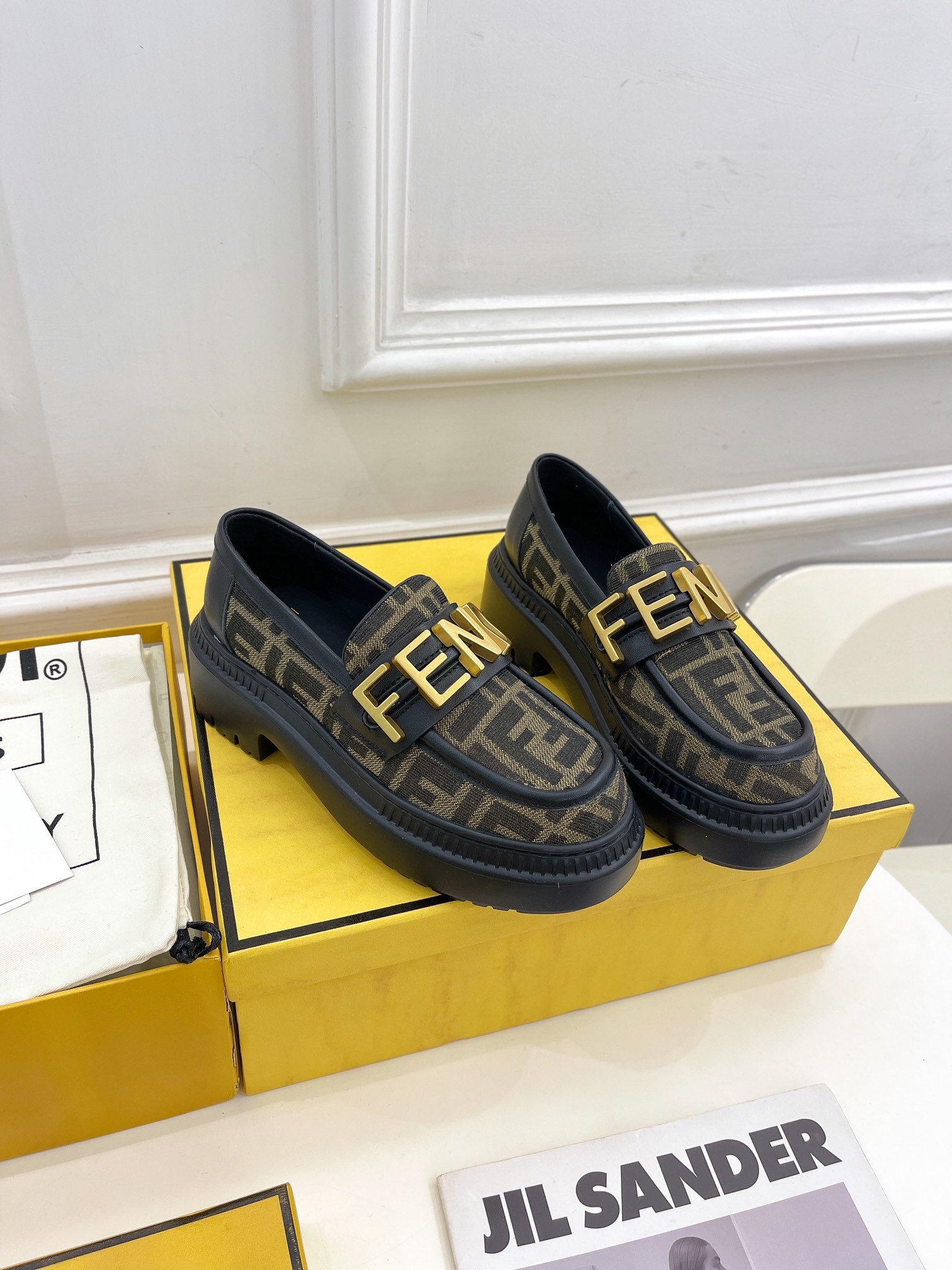Bagsaaa F**di Brown FF Logo Loafers