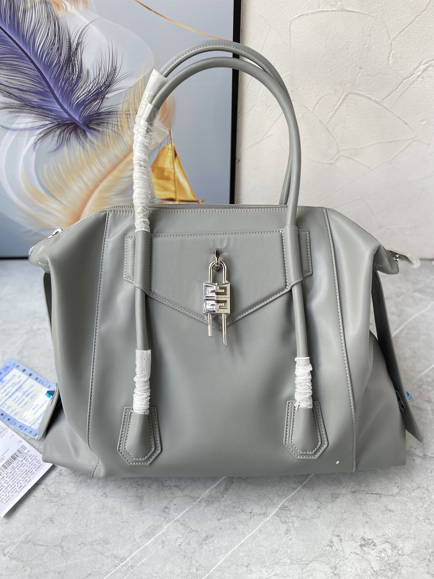Bagsaaa Medium Antigona Soft Lock bag in grey smooth leather - 44*34*7cm