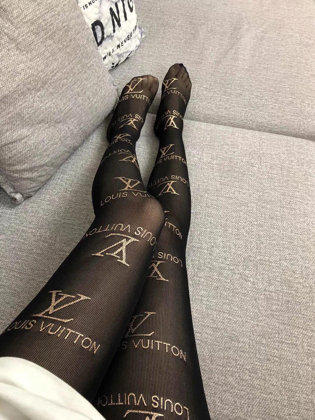 Bagsaaa L0vis Vvtt0n Tight Black Color
