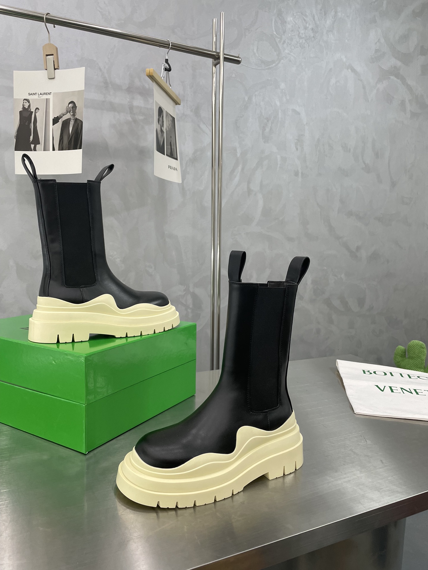 Bagsaaa B0tt*ga Ven*ta Tire Leather Chelsea Boots Beieg