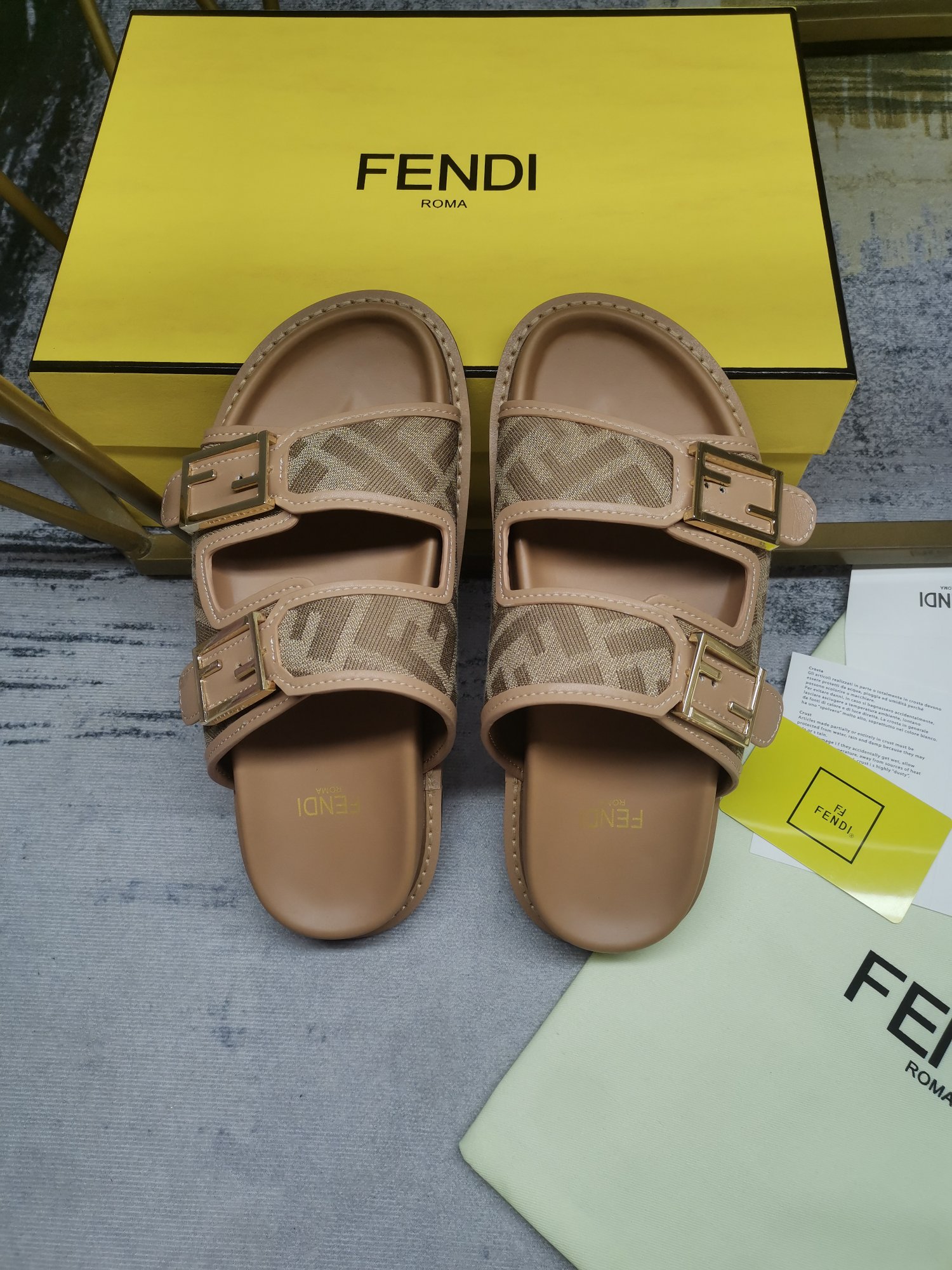Bagsaaa F**di Feel FF chenille slides in caramel