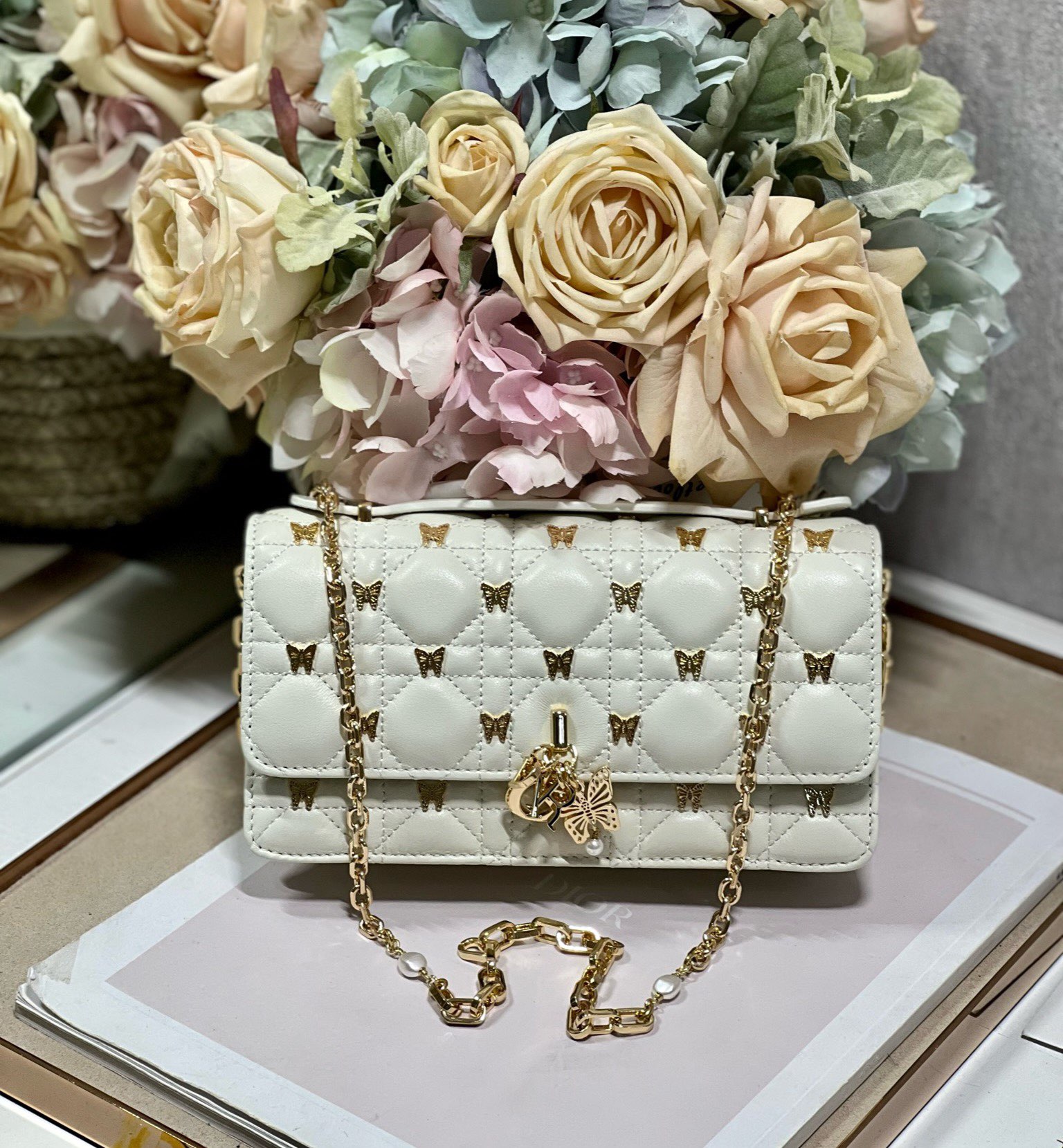 Bagsaaa D10r Miss D10r White Bag - 21 x 11.5 x 4.5cm