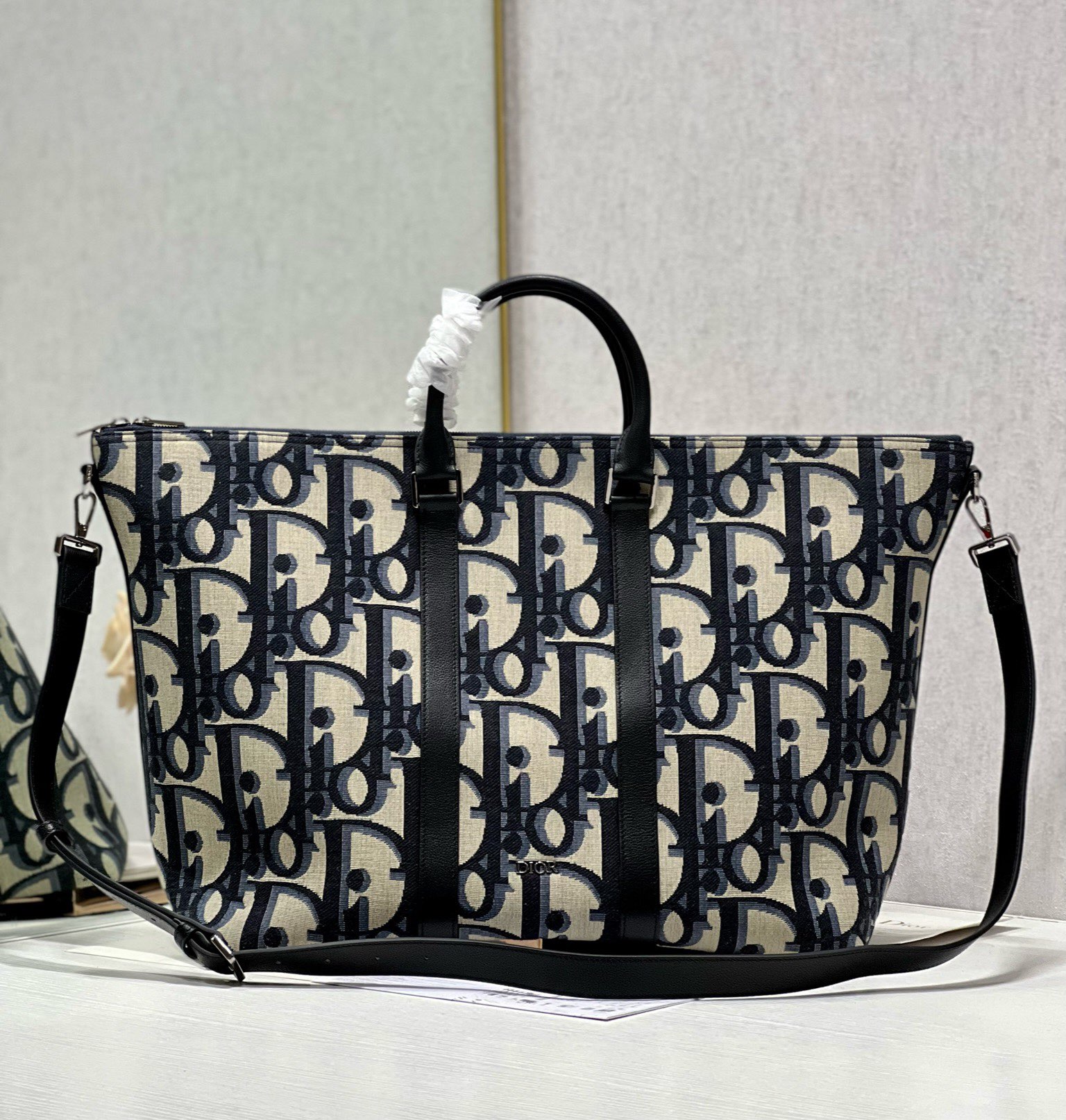 Bagsaaa D10r Tote Bag Beige and Black Maxi D10r Oblique Jacquard