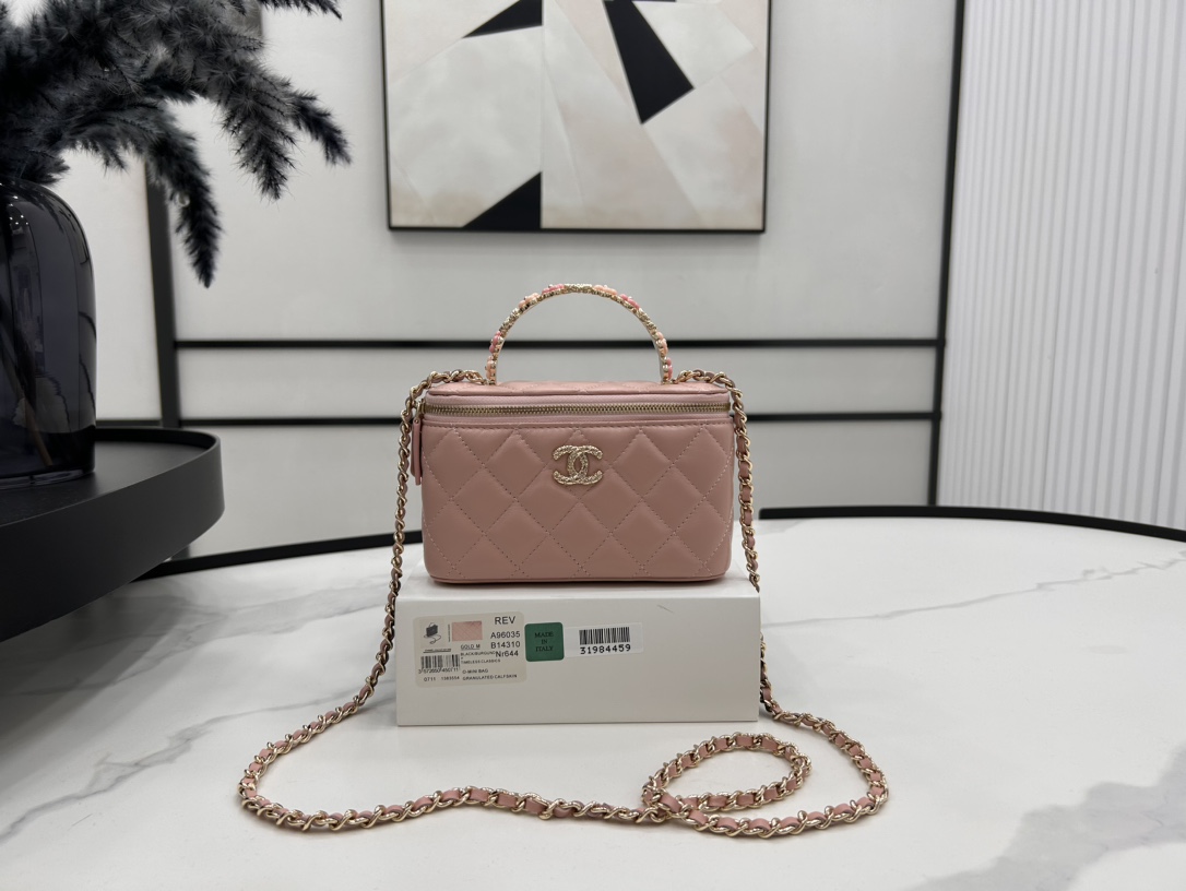 Bagsaaa Ch**el Vanity Case Pink - 17cm