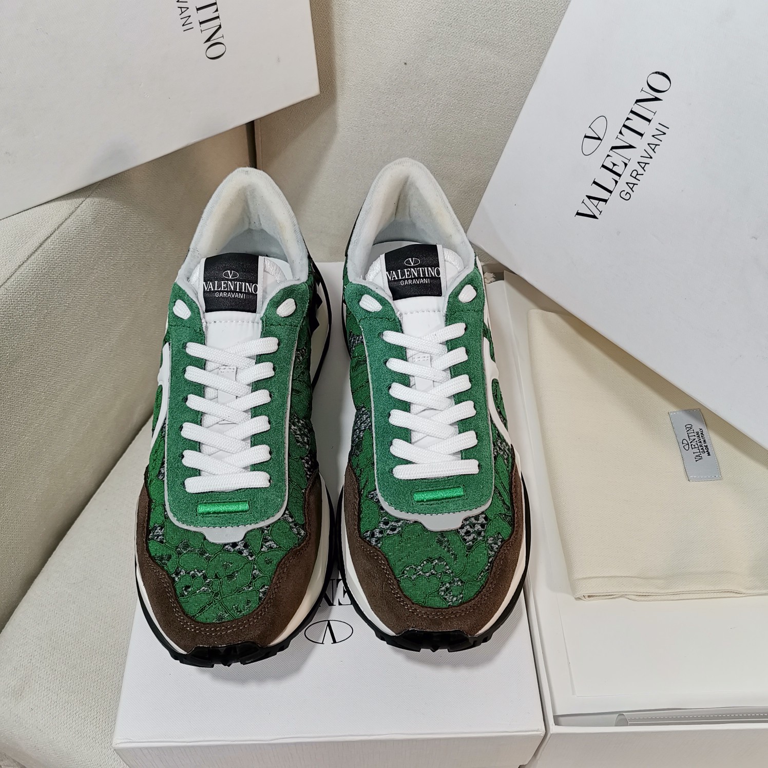 Bagsaaa Va1e*ntin0 Green Sneakers