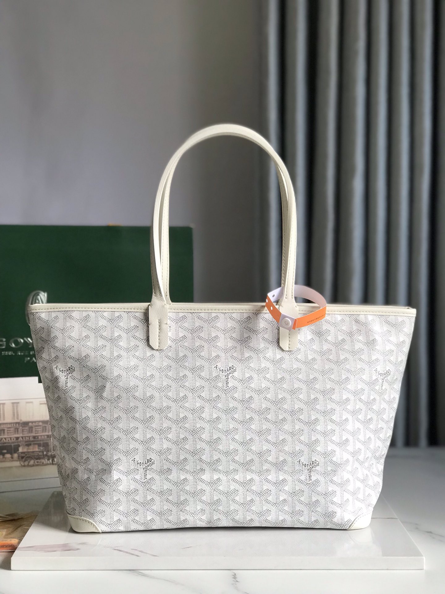 Bagsaaa G09ard Artois PM Bag White - 25x14x30 cm 