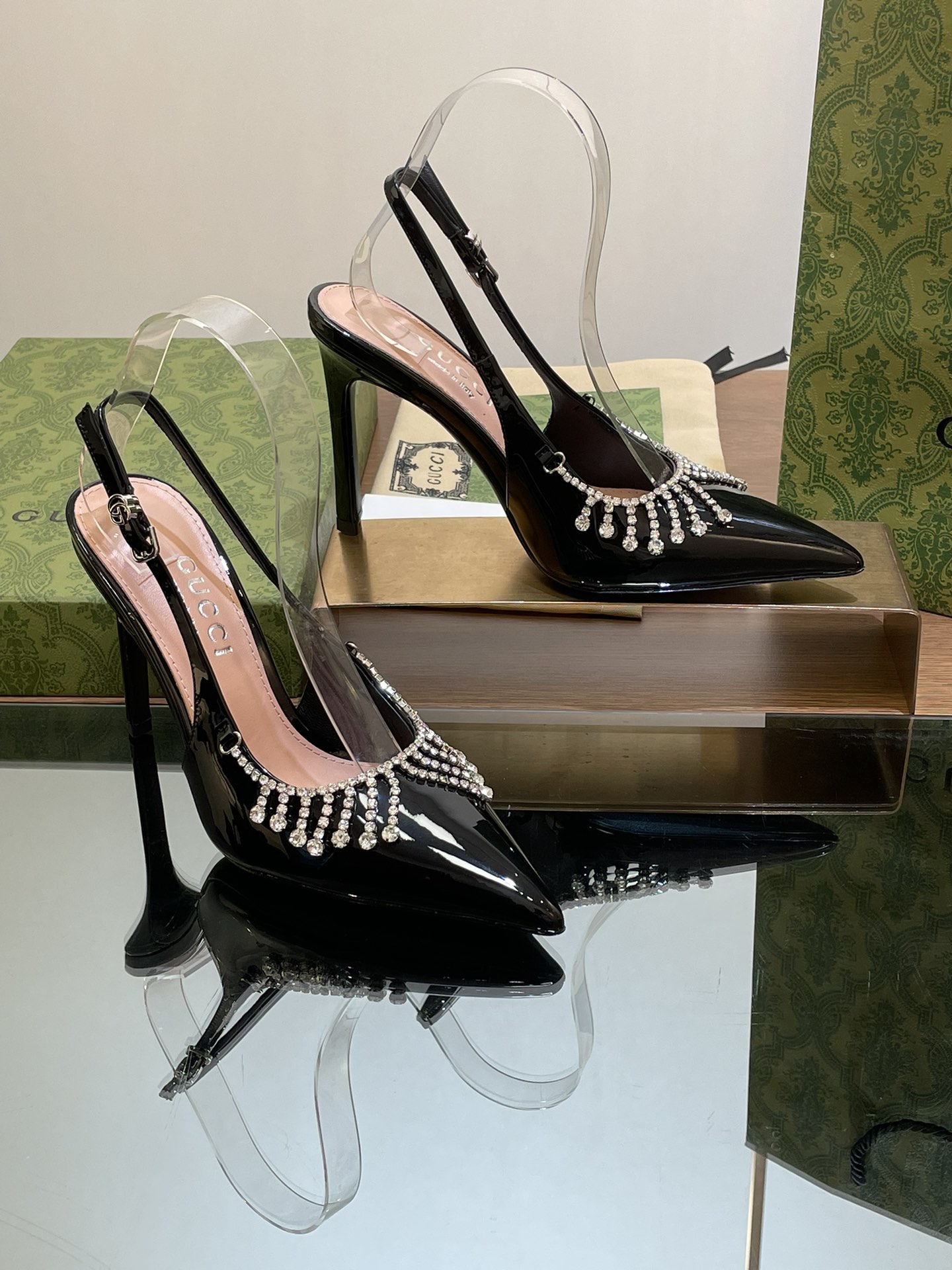 Bagsaaa Gvc*1 Women's pump with crystal chain ‎805306 black - 10.5cm