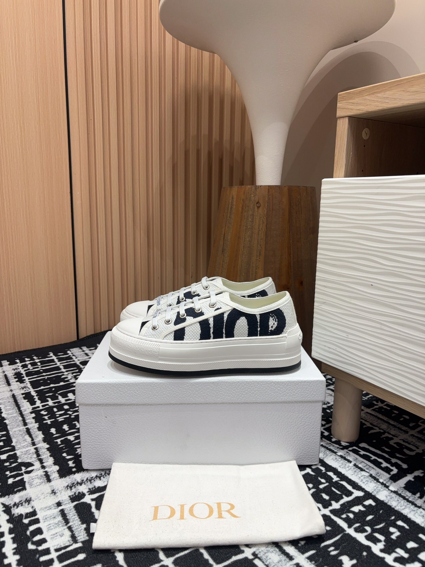 Bagsaaa D10r Walk'n'D10r Platform Sneaker White and Deep Blue Embroidered Cotton