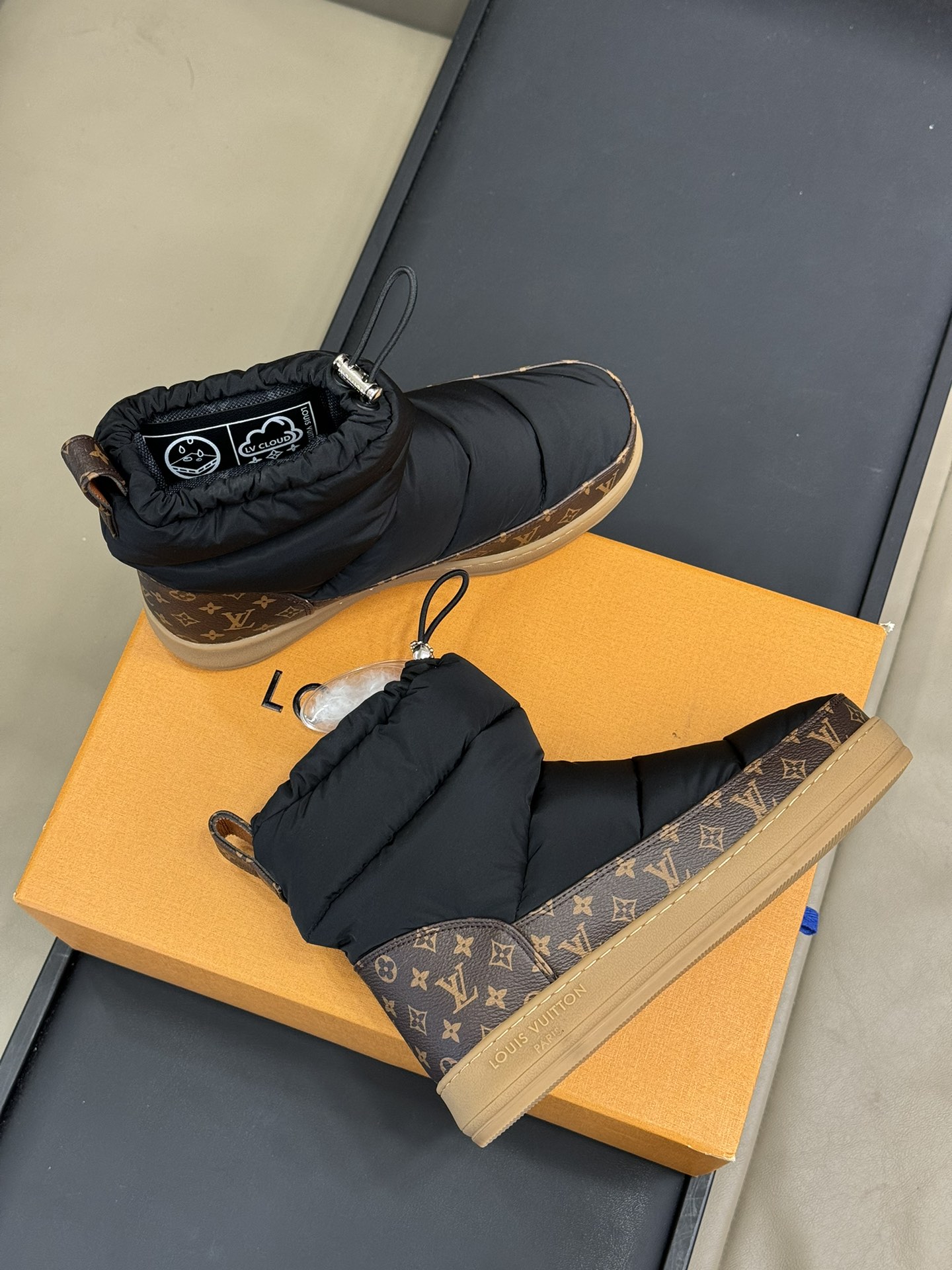 Bagsaaa LV Cloud Ankle Boot Black