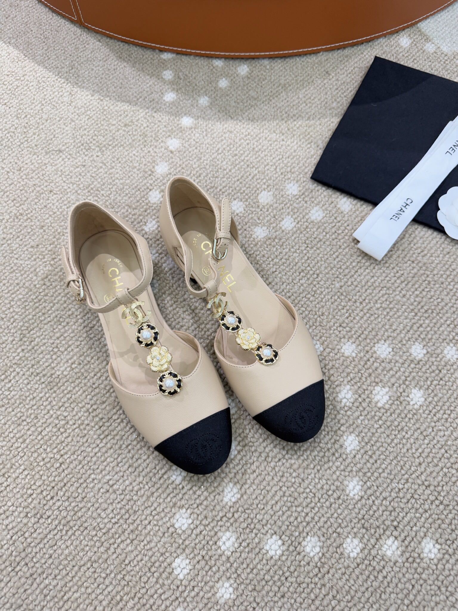 Bagsaaa Ch**el Mary Jane Heels with Floral Beige
