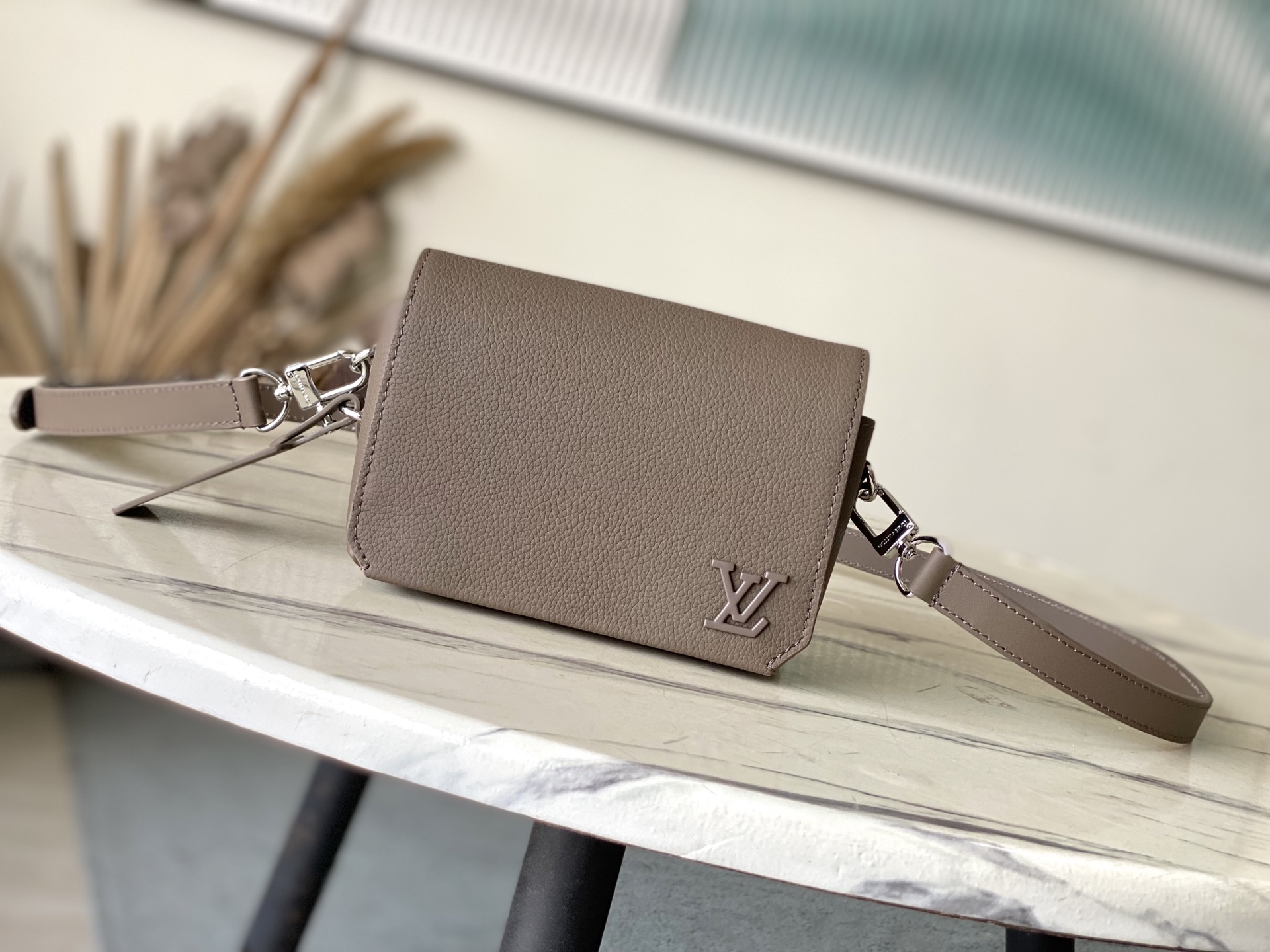 Bagsaaa LV M11484 Fastline Wearable Wallet Moka Brown - 17.3cm