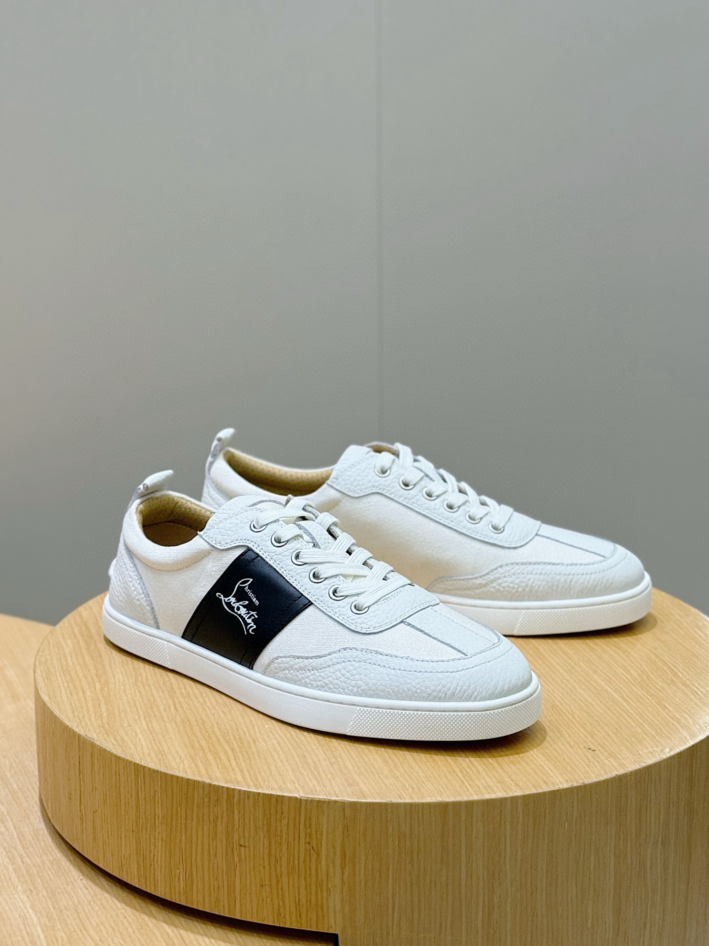 Bagsaaa Chr1st1an Louboutin Retero sneakers in white