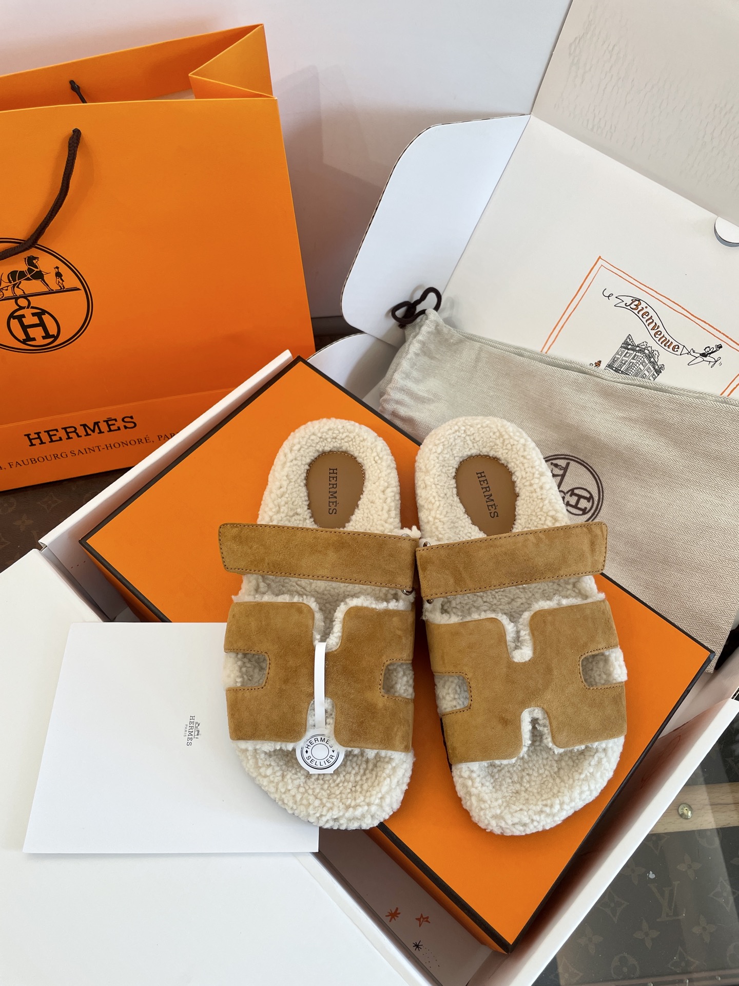 Bagsaaa H**me5 Chypre sandal brown & shearling