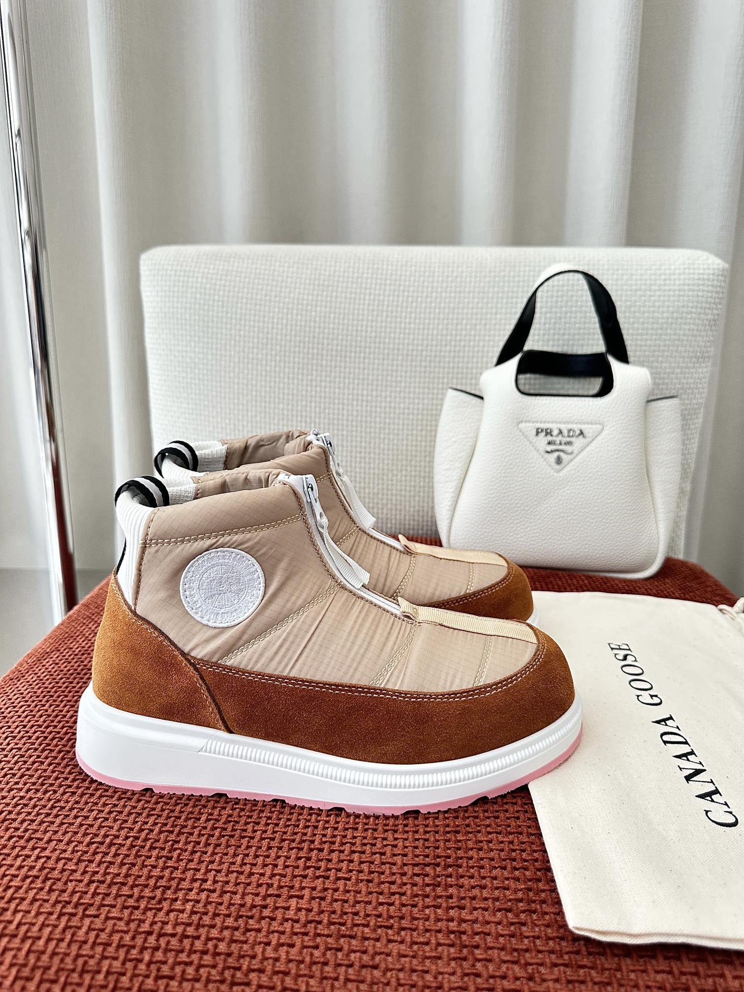 Bagsaaa Can*a G00se Cypress Fold-Down Puffer Boots in beige