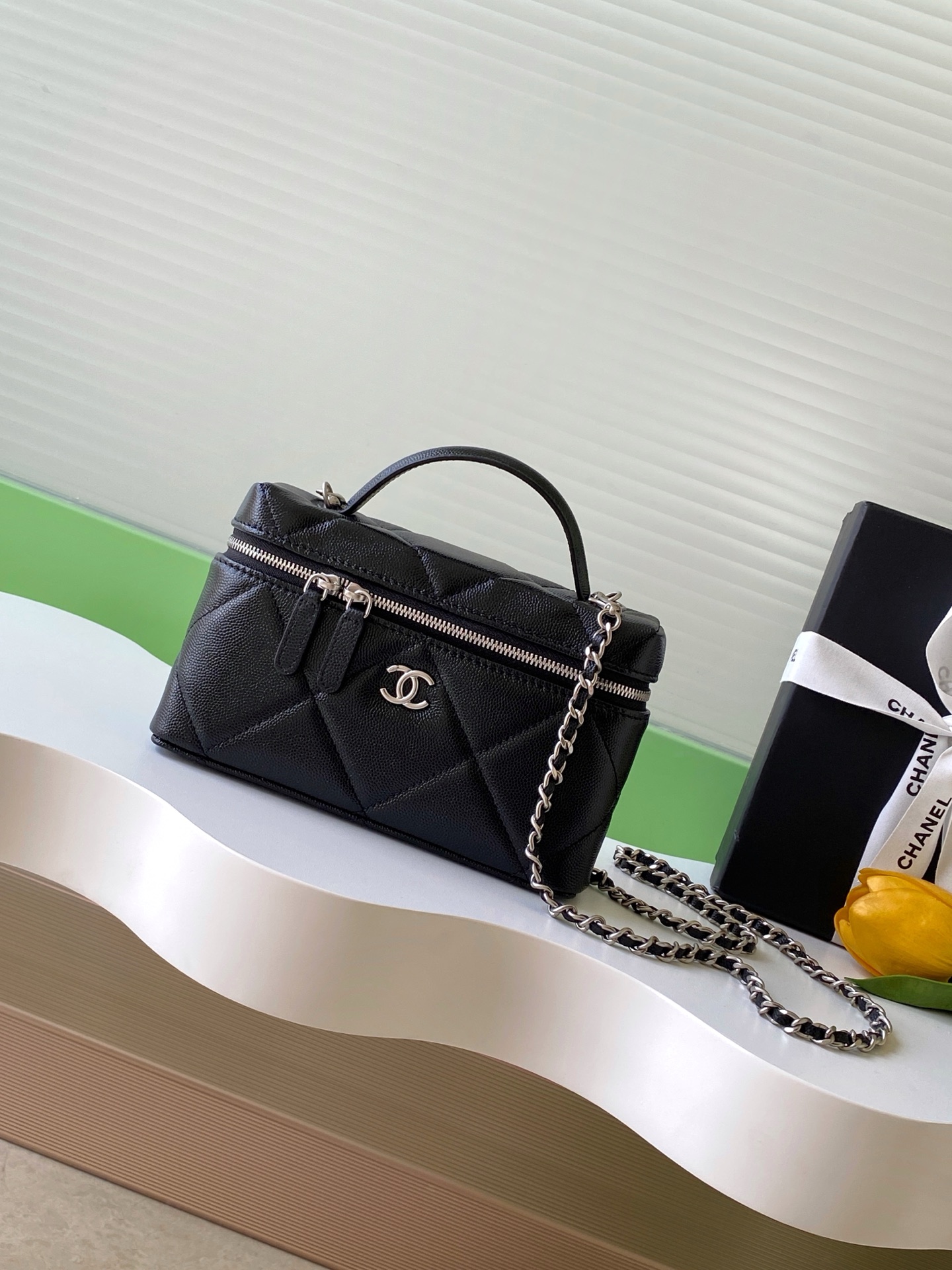 Bagsaaa Ch**el Vanity with Chain AP4936 Black - 19.5cm 