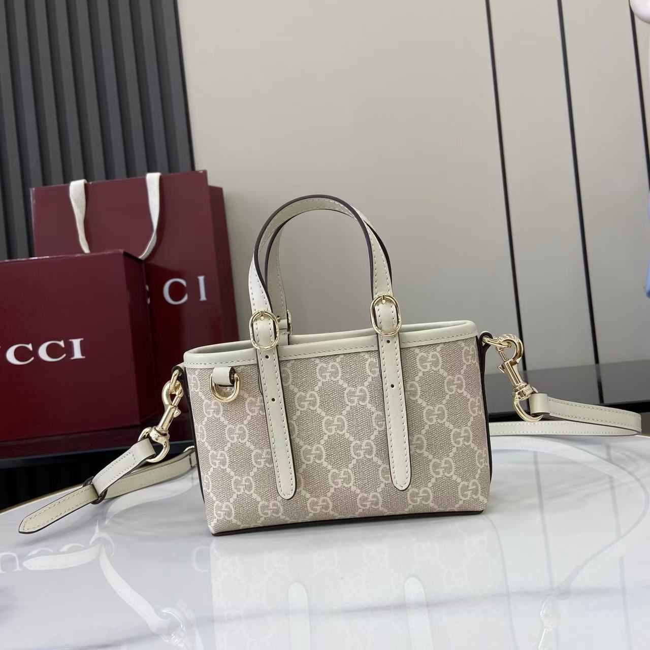 Bagsaaa Gvc*1 Emblem mini bag 855491 beige and white GG fabric - 17.5cm
