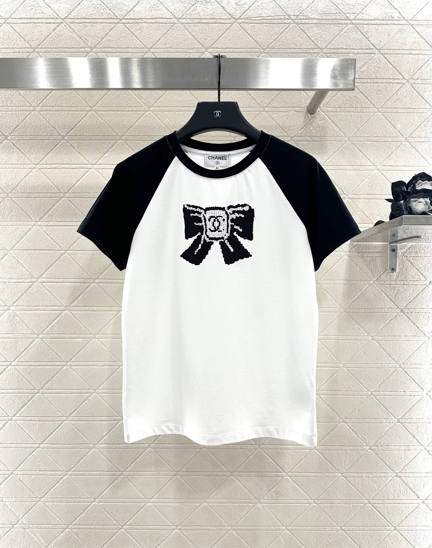 Bagsaaa black and white Ch**el T-shirt 