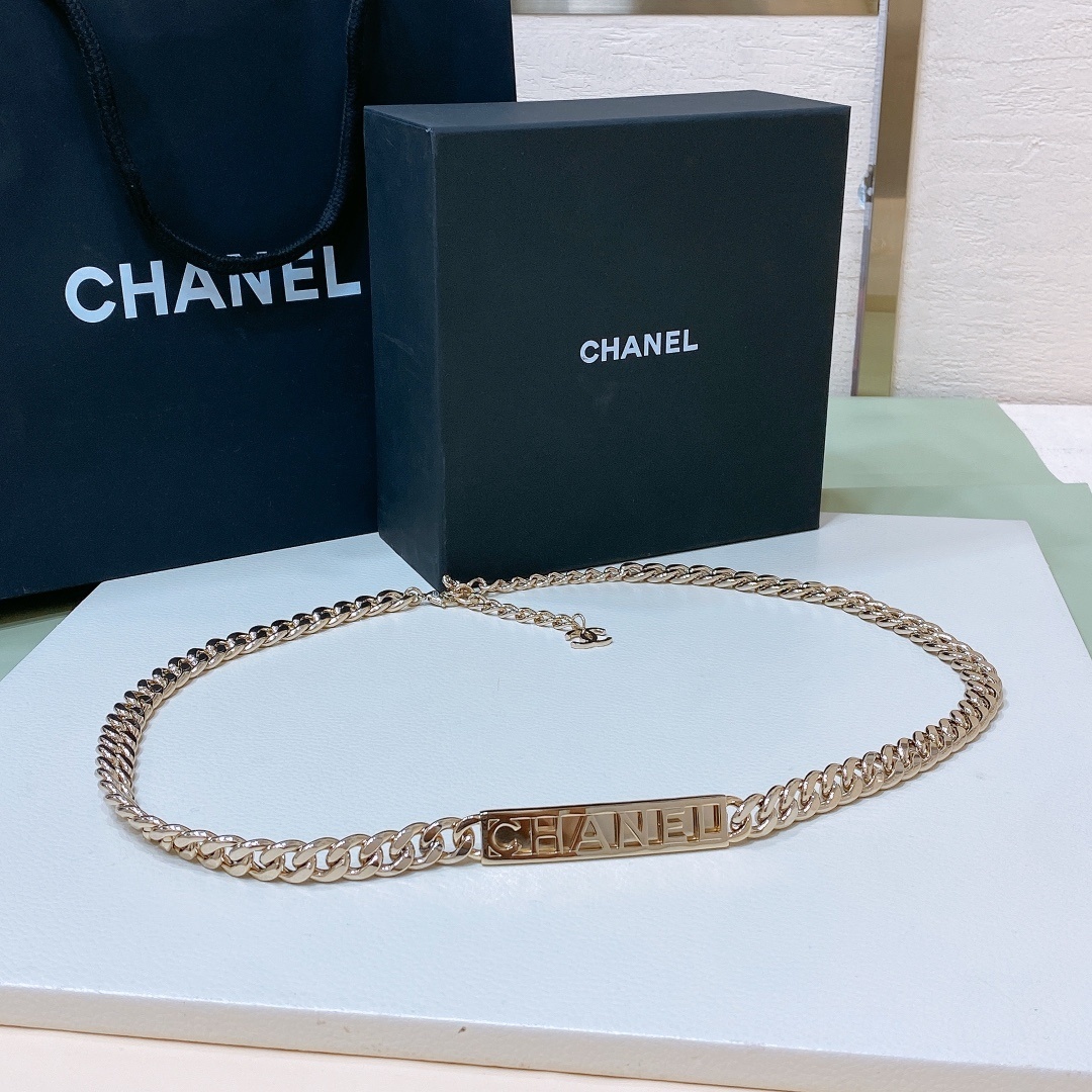 Bagsaaa Ch**el gold-tone chain belt