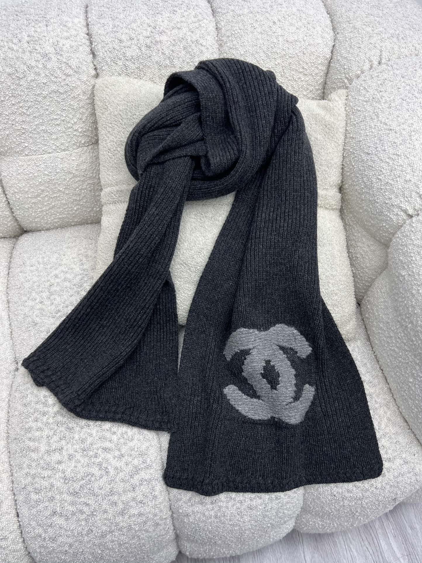 Bagsaaa dark gray Ch**el cashmere and wool blend scarf